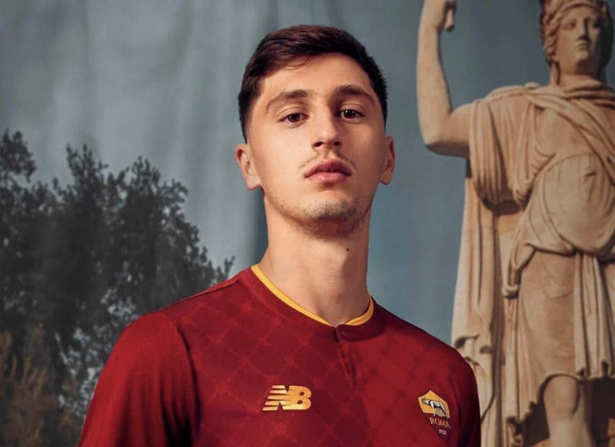 Fiorentina, idea Kumbulla per l'estate. Il centrale albanese piace anche a Torino, Lecce e Bologna - Foto: Instagram Kumbulla