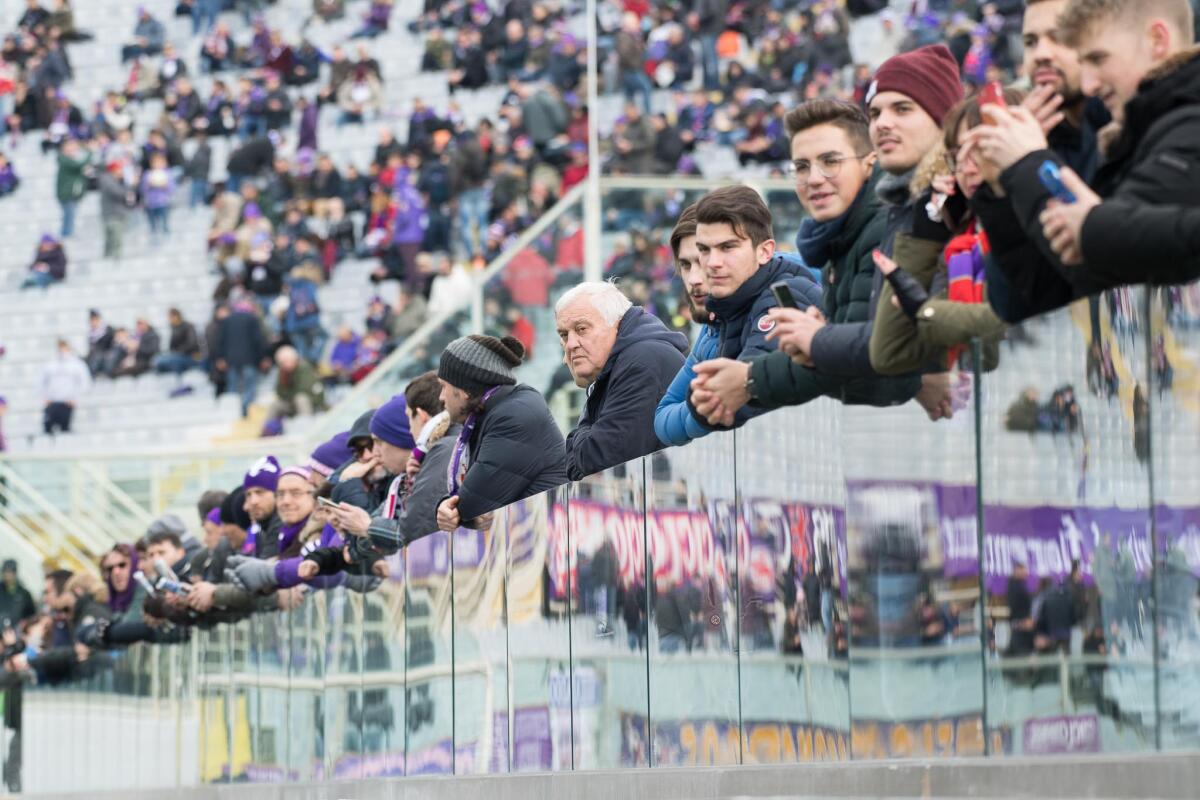 Curva Ferrovia già esaurita per Fiorentina-Milan, il sospetto è che lo stadio sarà pieno di milanisti - Firenze, stadio Artemio Franchi, 30.12.2017, Fiorentina-Milan, Foto Fiorenzo Sernacchioli. Copyright Labaroviola.com tifosi viola