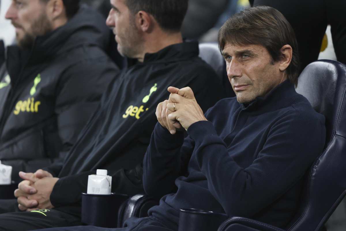 Lo spogliatoio del Tottenham accusa Conte dopo l'addio: "Un clima tossico e marcio con lui"