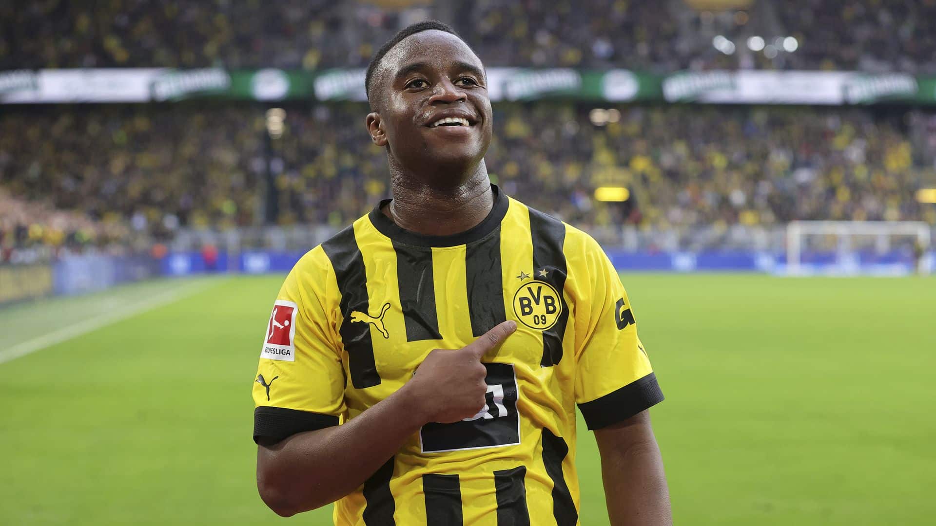 firo : 22.10.2022, football, soccer, 1st league, 1st Bundesliga, season 2022/2023, BVB, Borussia Dortmund - VfB Stuttgart Youssoufa MOUKOKO, BVB jubilation to 5:0 (MaxPPP TagID: dpaphotossix079978.jpg) [Photo via MaxPPP]