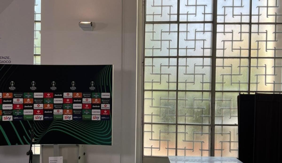Dalla Polonia: "Svastiche allo stadio della Fiorentina, il presidente del Lech Poznan infastidito" - 