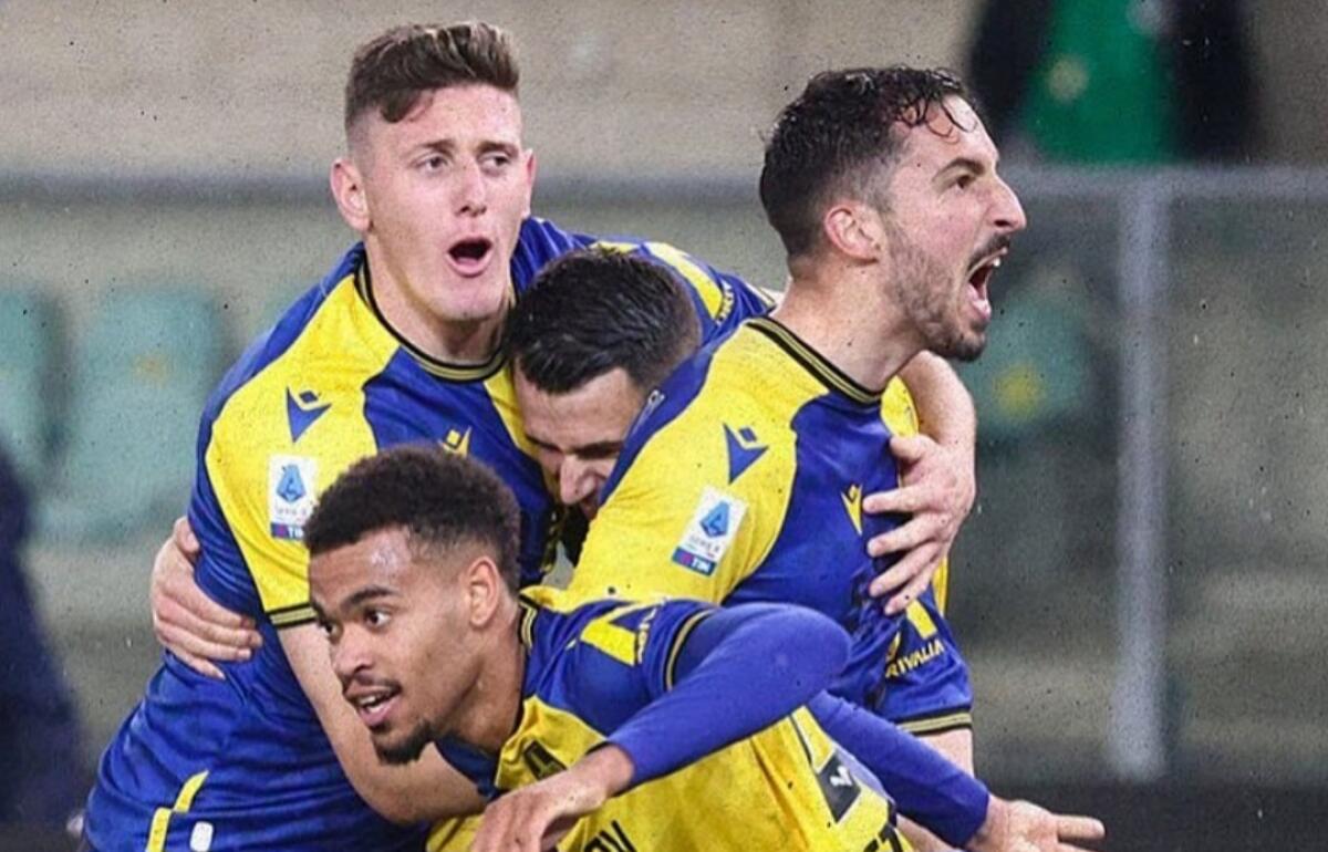 Verona esplode di gioia al 95', Sassuolo battuto. Adesso Corvino e Semplici rischiano di andare in B - 