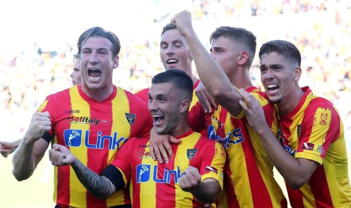 Il Lecce vince e fa un favore alla Fiorentina. L'Udinese resta a pari punti con la Fiorentina in classifica - 