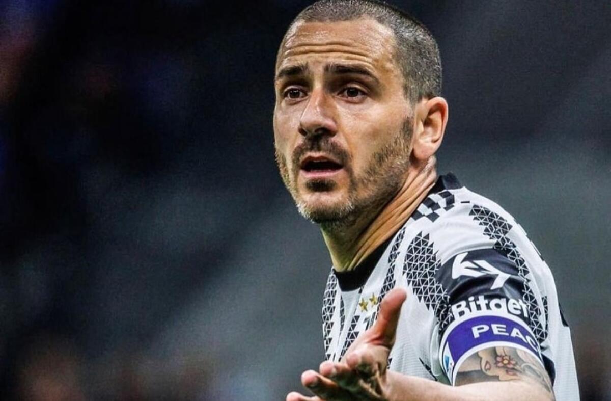 Bonucci lo umilia: "Con Chiesa fai fatica a tenere la palla davanti, non ha questa capacità" - 