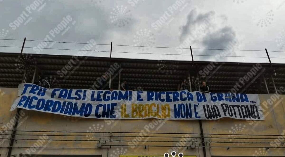 La Fiorentina giocherà a Modena? I tifosi non vogliono: "Ricordiamo che il Braglia non è una put***a" - 