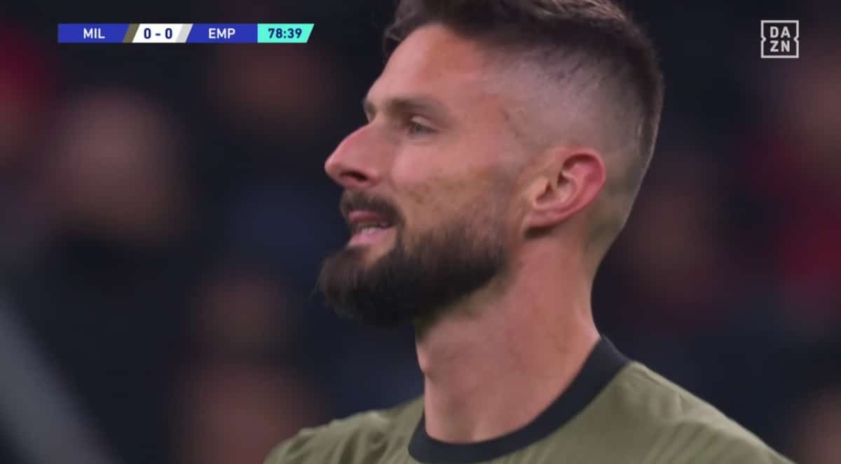 Arbitro ci prova col Milan: rigore inesistente assegnato e gol di mano convalidato, meno male c'è il Var