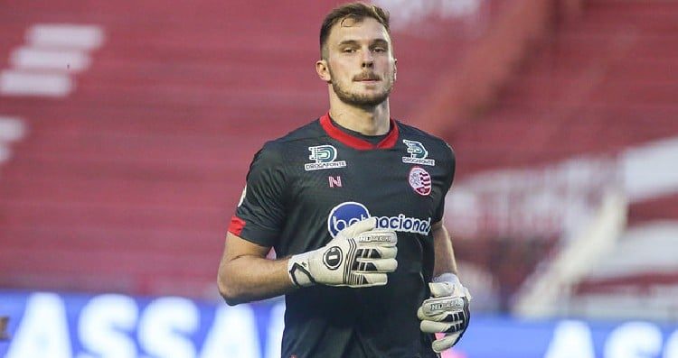 Dal Brasile, la Fiorentina segue il portiere Lucas Perri. Nel 2019 Corvino lo voleva già portare a Firenze