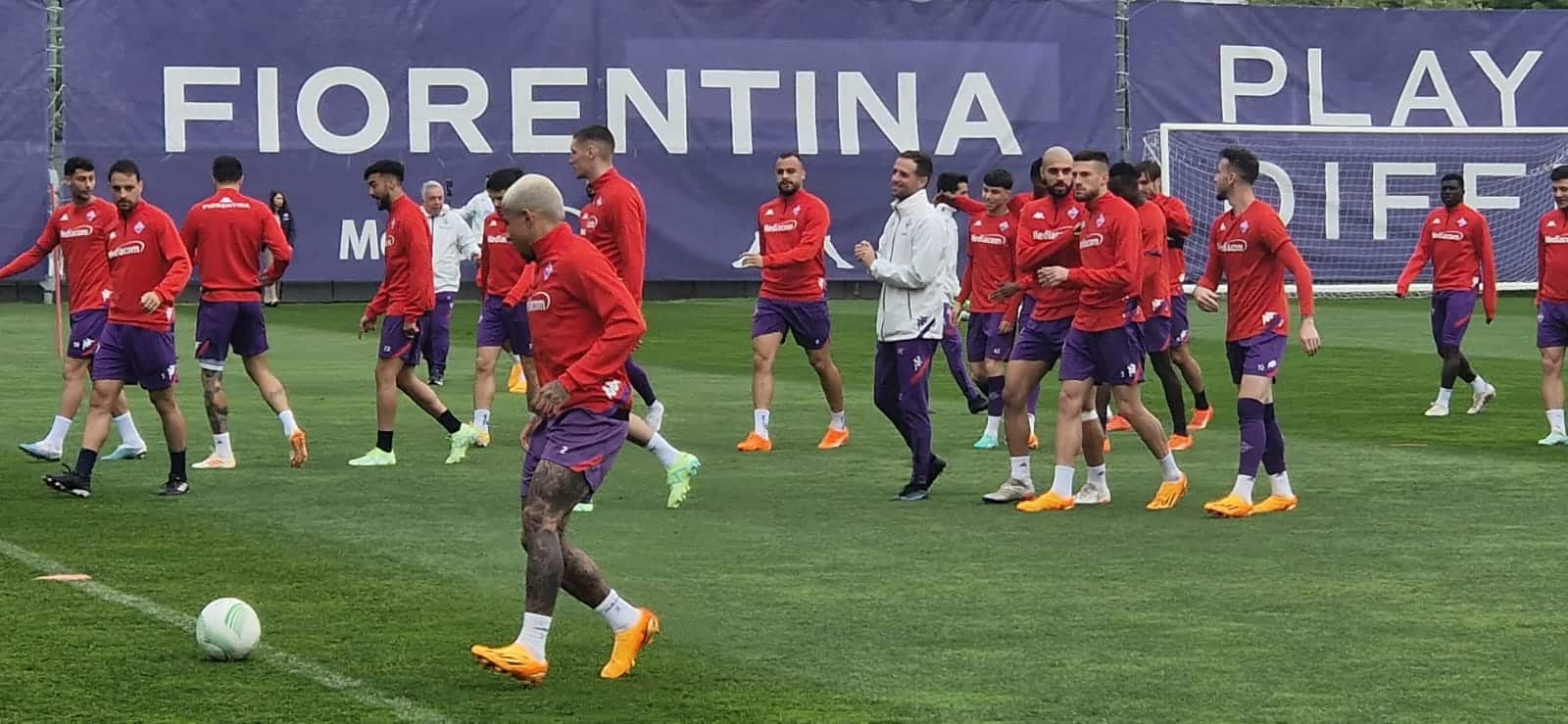 Italiano alla squadra: "Mancano 53 giorni" poi scherza con Jovic: "Ha promesso che se segna sta zitto"