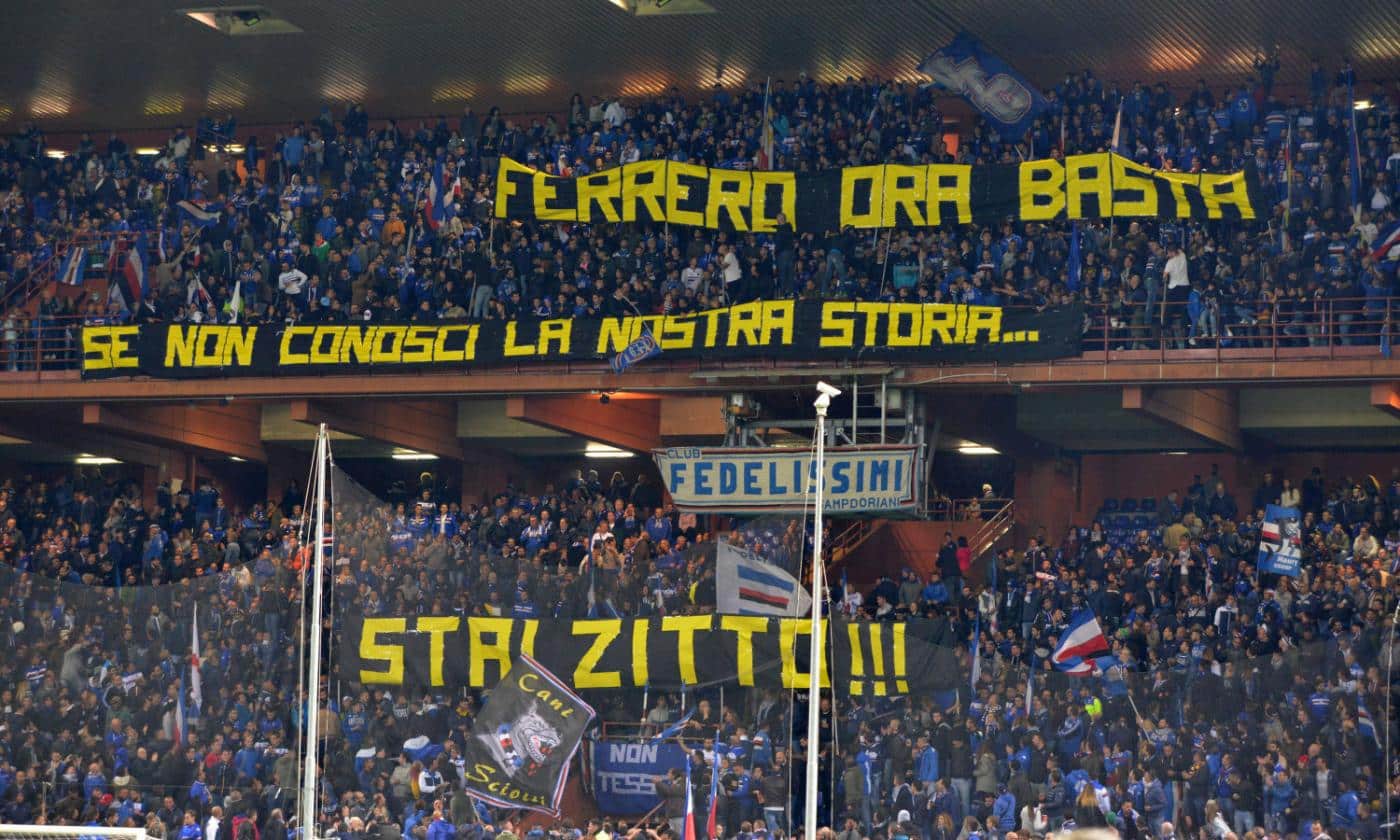 Senza stipendi da 4 mesi, quasi falliti e perdono anche il nome. Tifosi Sampdoria bloccano partita