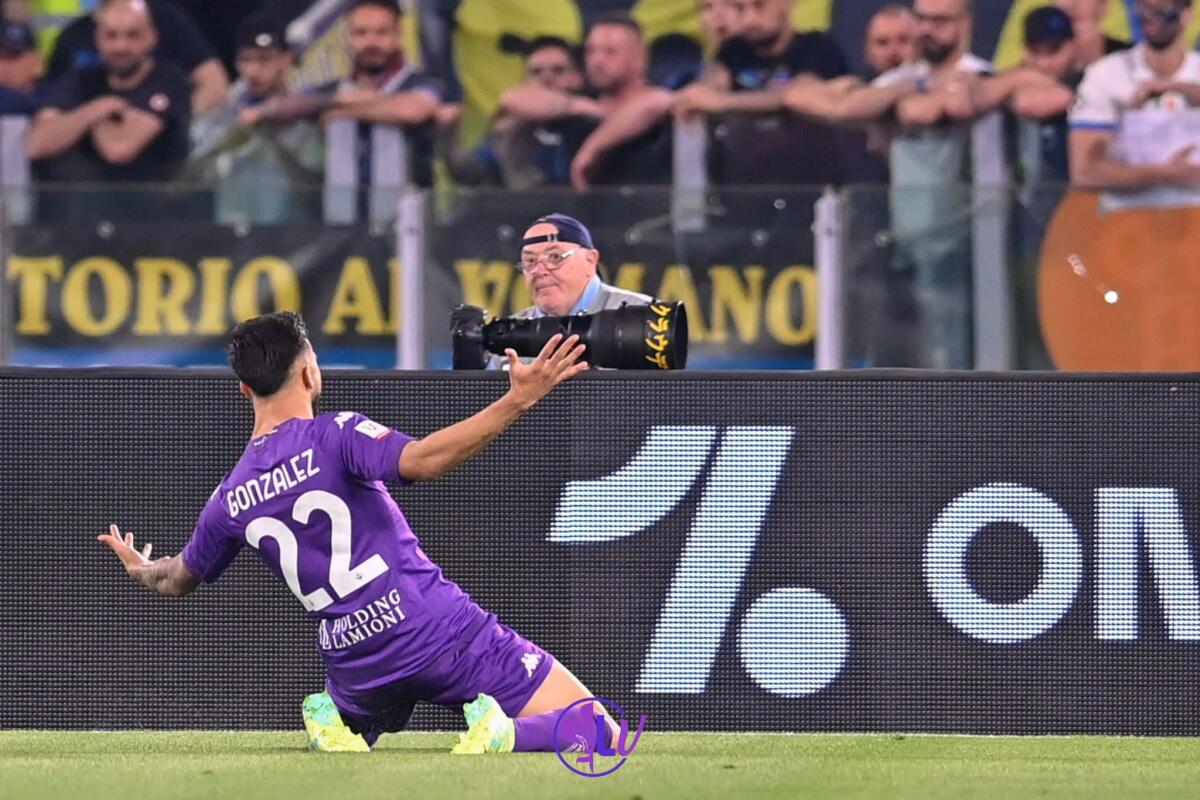 Un lampo di Gonzalez poi Lautaro la ribalta, addio sogno di Coppa tra le lacrime - Esultanza Nico Gonzalez (Fiorentina)