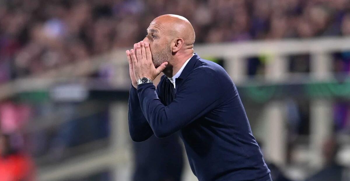La Repubblica è dura: "Caro Italiano, ci hai deluso. La tua Fiorentina è un bluff, sgonfiata sul più bello" - Vincenzo Italiano (allenatore ACF Fiorentina)
