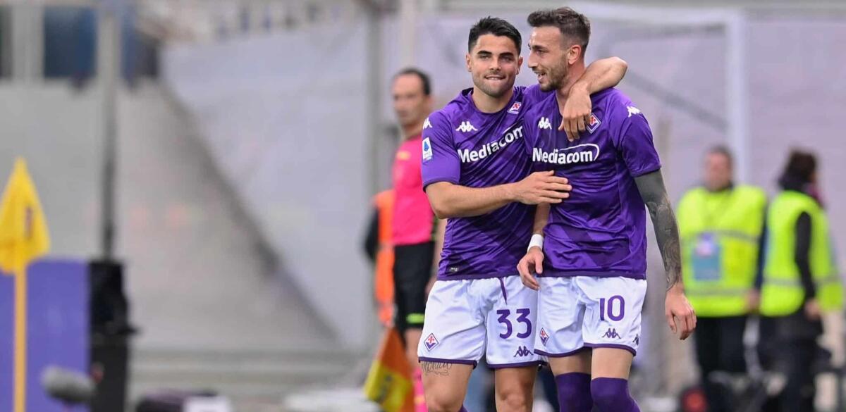 Il punto per la classifica vale poco, ma quante emozioni e quanti gol in Salernitana-Fiorentina - Esultanza Gaetano Castrovilli (ACF Fiorentina) con Riccardo Sottil (ACF Fiorentina)