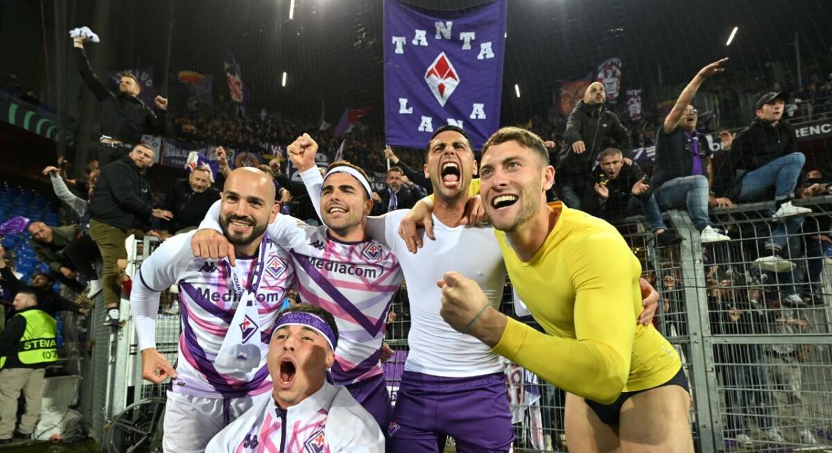 Il sogno della Fiorentina continua, i viola volano a Praga: ora è nella storia  - 