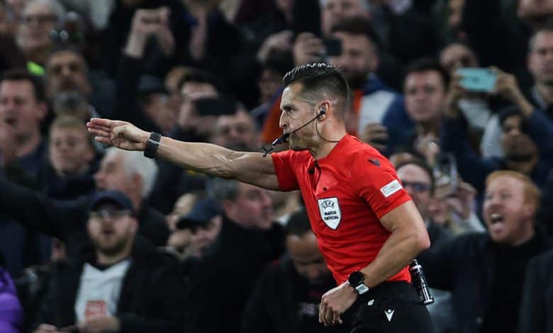 Sarà lo spagnolo Carlos Del Cerro Grande l'arbitro di Fiorentina-West Ham. Arbitrò a Braga lo 0-4