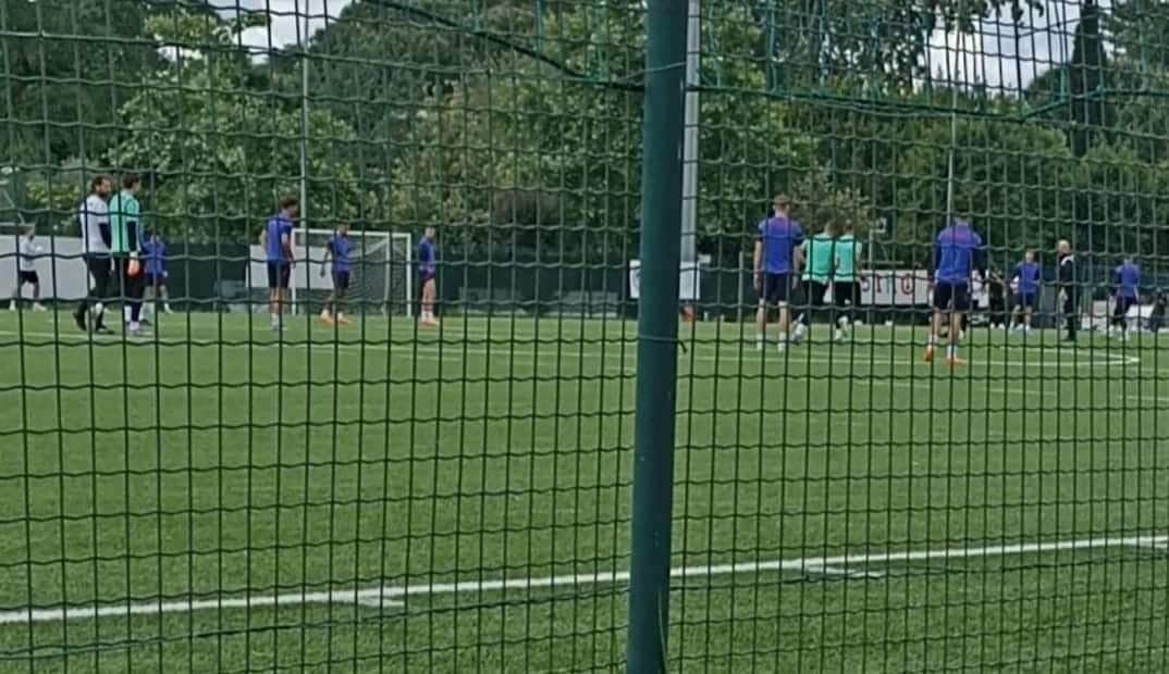 Il Basilea fa rifinitura sul campo sintetico del Firenze Sud. Lavoro tattico e squadra arrivata alle 10.45