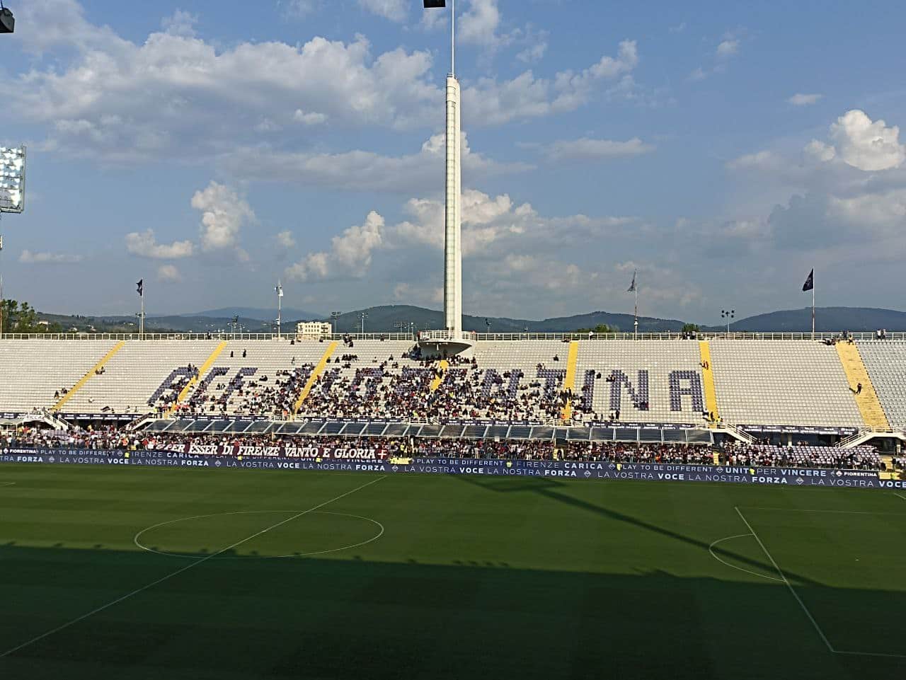 Tifosi della Fiorentina iniziano a popolare la Maratona del Franchi. Inizio allenamento alle 19