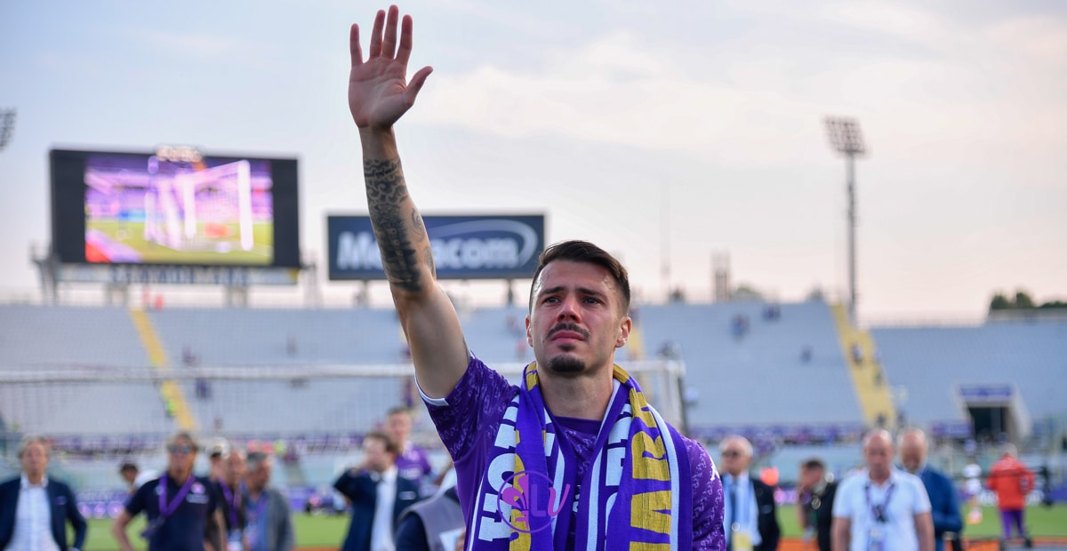 Lorenzo Venuti (Fiorentina) saluta i tifosi