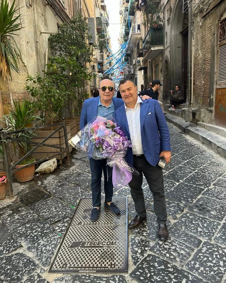 Commisso e Barone ai quartieri spagnoli di Napoli per omaggiare Maradona prima di Napoli-Fiorentina