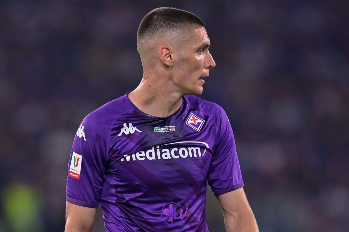Nazione: "Napoli su Milenkovic ma per Italiano è incedibile, salvo sorprese resta alla Fiorentina" - Nikola Milenkovic (Fiorentina)