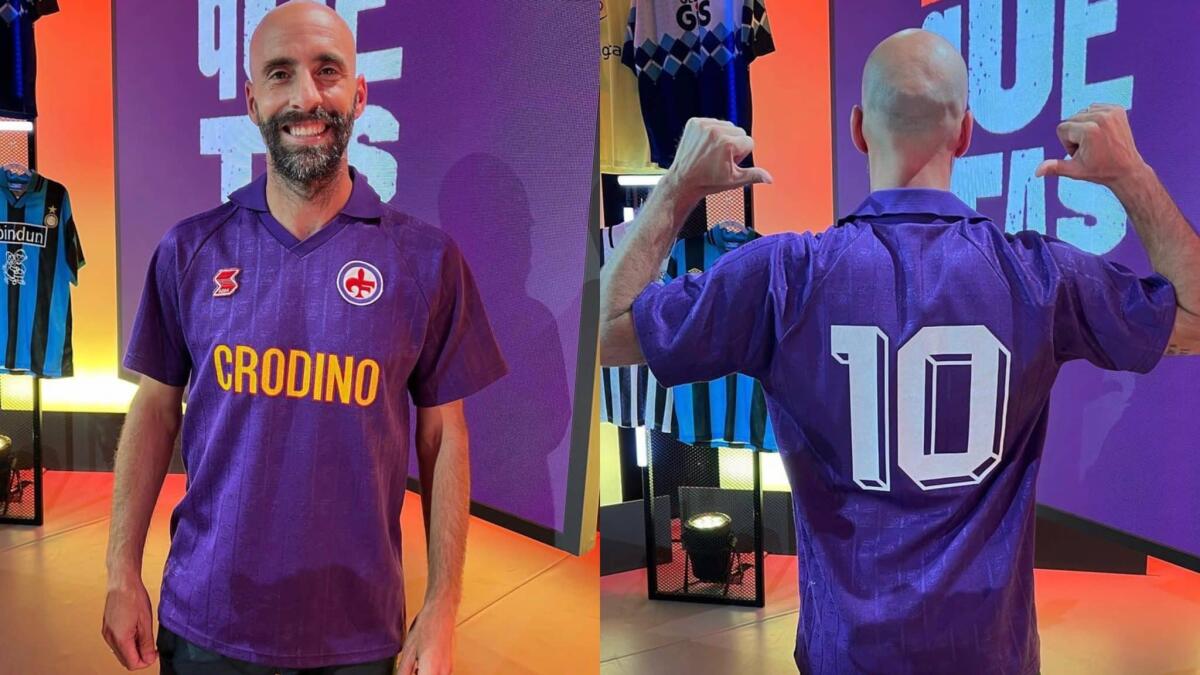 Borja Valero posa con la maglia di Roberto Baggio: "Indossarla è un'emozione unica" - 