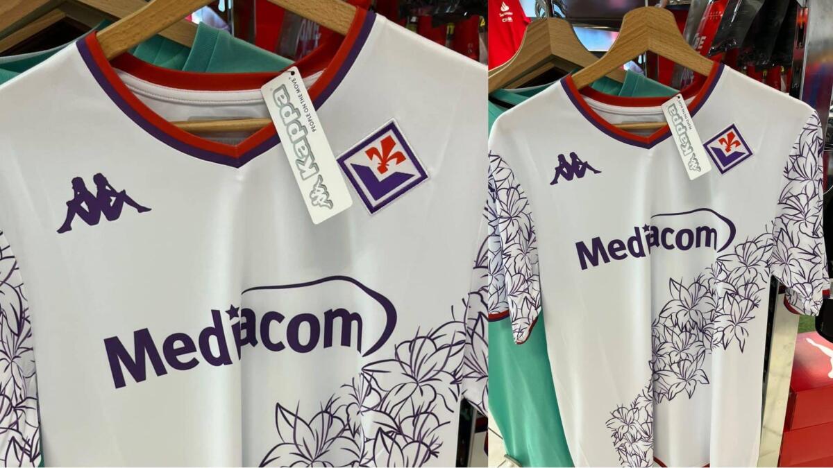 Ecco quella che dovrebbe essere la seconda maglia della Fiorentina per la prossima stagione - 