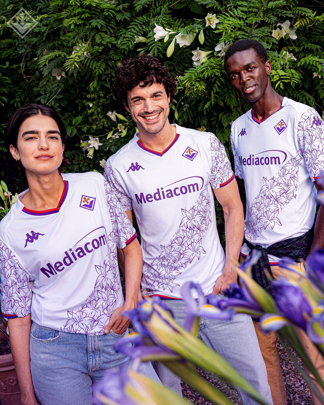 La Fiorentina mostra la nuova seconda maglia per la prossima stagione. Confermata l'anticipazione