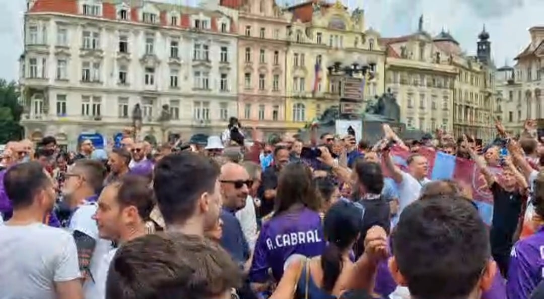 Polizia ceca annuncia: "Tifosi Fiorentina hanno attaccato quelli del West Ham. Fermati in 16"