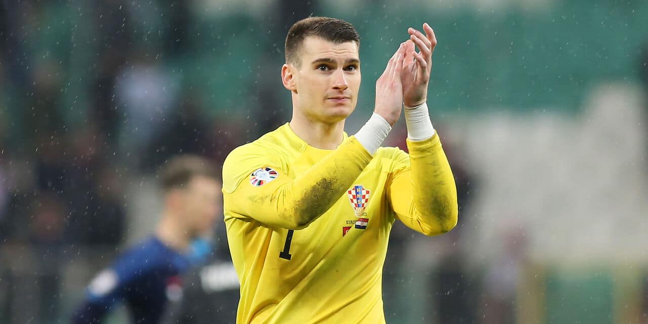 BURSA, TURKEY - MARCH 28: Dominik Livakovic of Croatia applauds the fans after the UEFA EURO 2024 qualifying round group D match between Turkey and Croatia at Bursa Buyuksehir Belediye Stadyumu on March 28, 2023 in Bursa, Turkey. (Photo by Ahmad Mora/Gett