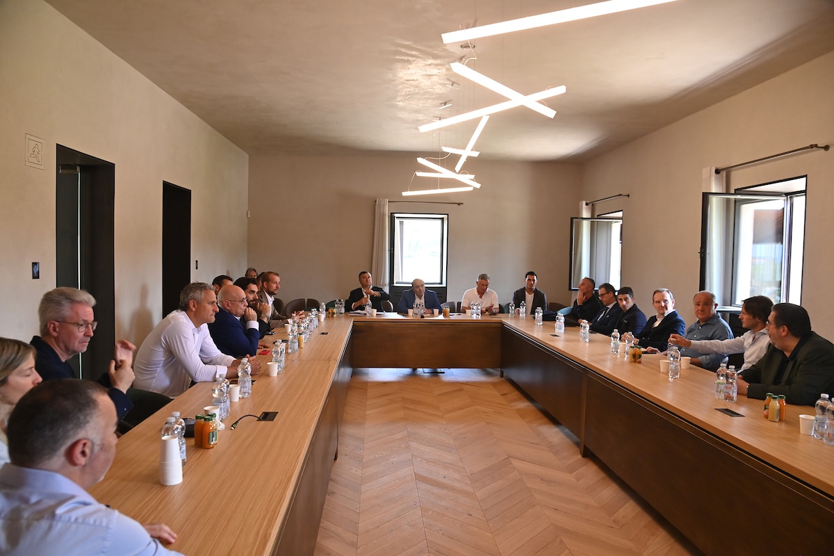 La società viola incontra i procuratori, confronto su tutti i temi e dibattito per risolvere i problemi