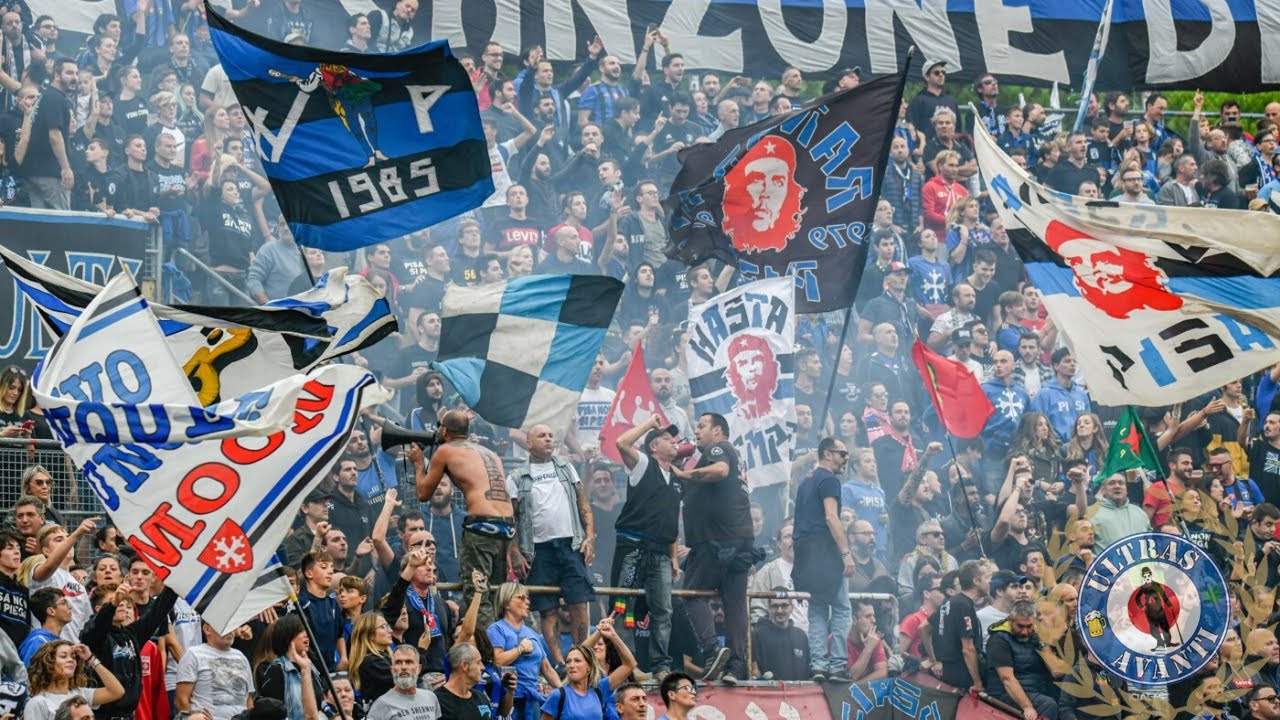 I tifosi del Pisa prendono in giro la Fiorentina: "Benvenuti al mare, campioni". Striscione sulla Fi-Pi-Li