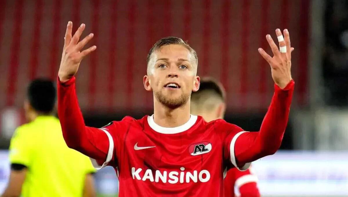 Cm.com scrive: "Sondaggio della Fiorentina per Karlsson, stella dell'AZ. Lo vuole anche il Napoli" - 