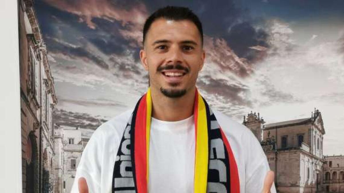 Avvio sfortunato per Venuti a Lecce: l'ex Fiorentina si è lussato la spalla sinistra - 