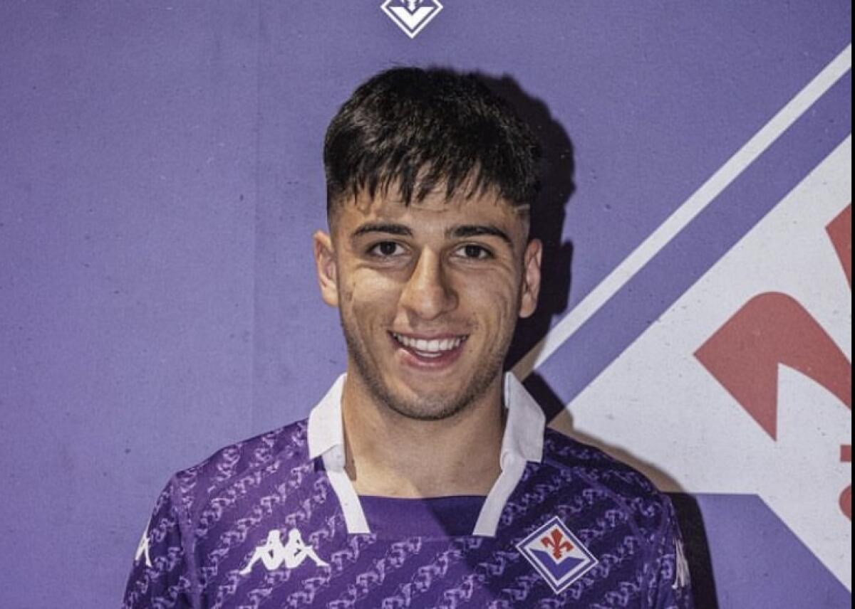 Parisi si presenta: "Aspettavo la chiamata della Fiorentina. Darò tutto per questa maglia" - Foto: Instagram Fiorentina