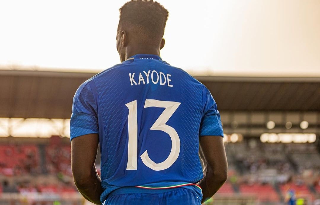 Kayode: "Mi ispiro a Walker. Non vedo l'ora di esordire in Serie A con la Fiorentina"