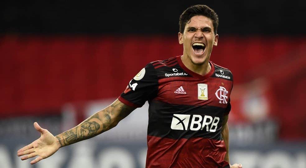 Disavventura per Pedro in Brasile: si rifiuta di entrare e il preparatore atletico del Flamengo lo aggredisce