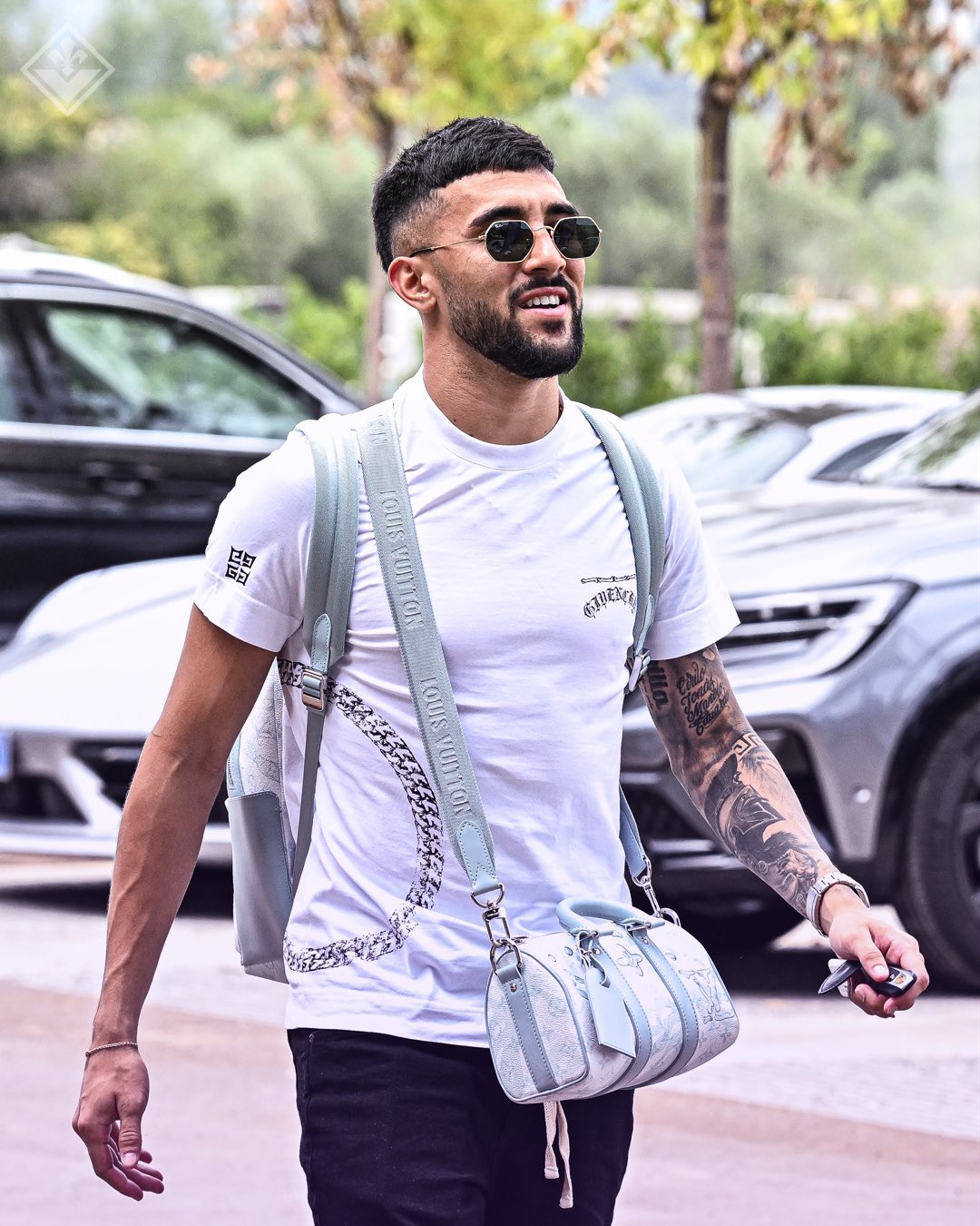 Nico Gonzalez è arrivato al Viola Park, incontro e abbraccio subito con Arthur. Inizia il suo ritiro