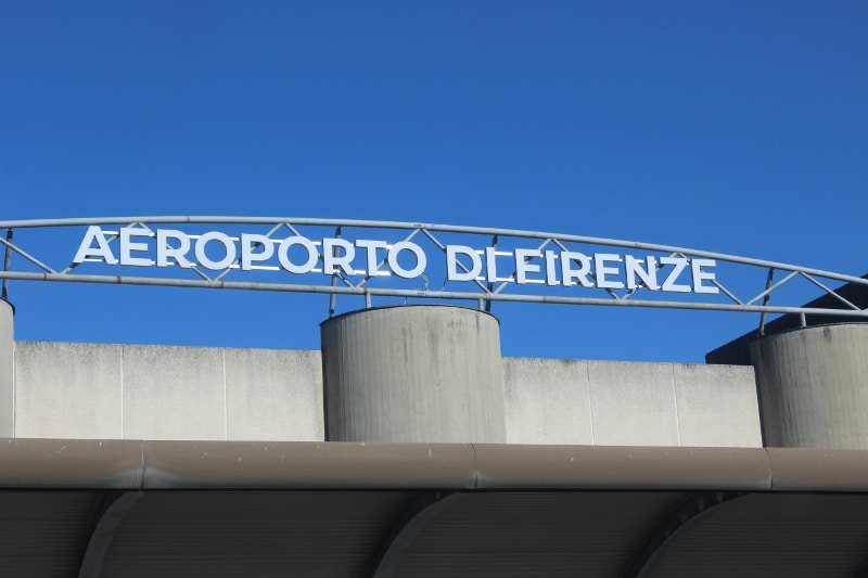 L'aeroporto di Firenze chiuderà a mezzanotte e mezzo, Fiorentina atterrerà a Bologna quest'anno