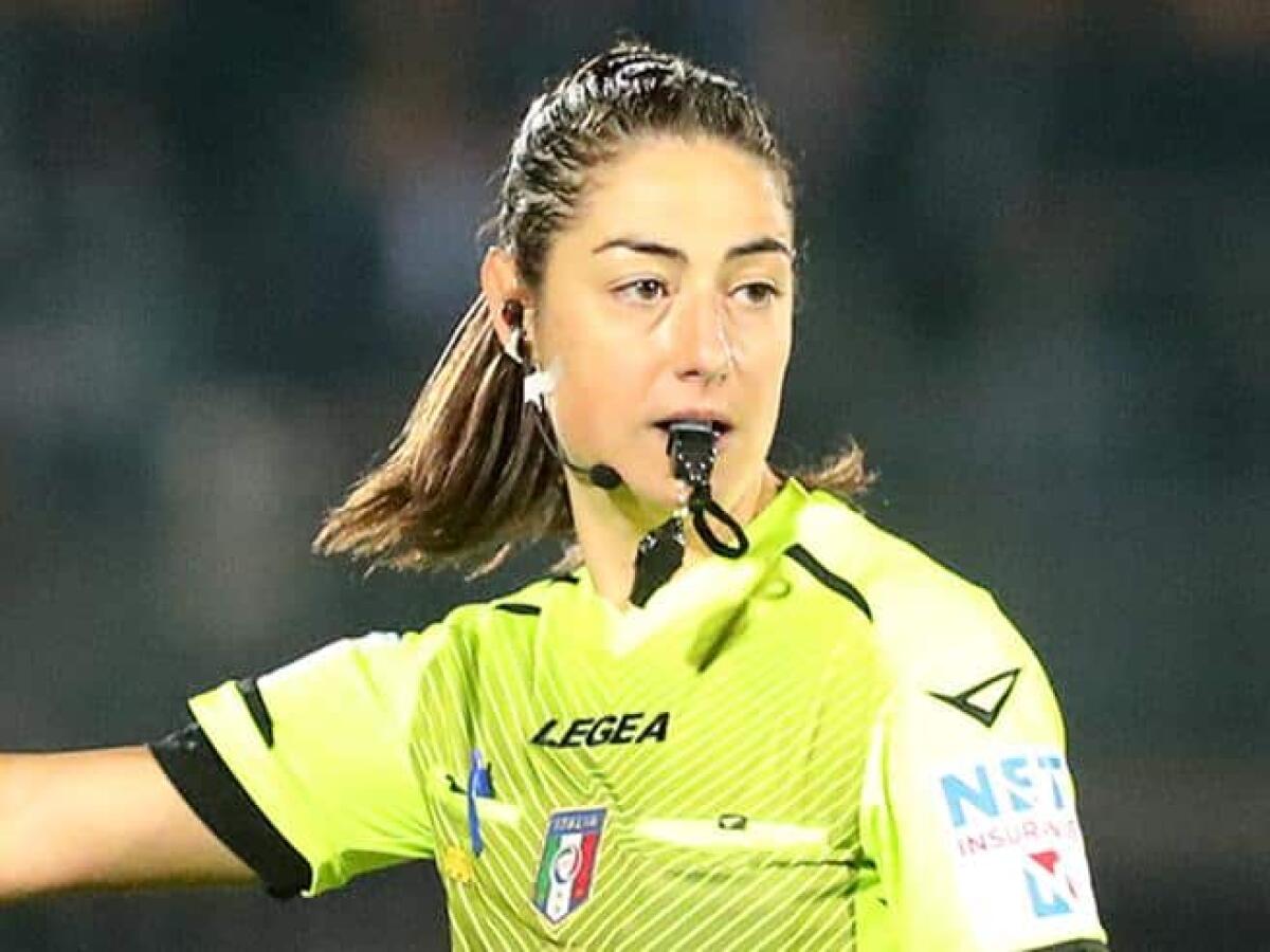 Domenica esordio al Franchi per Ferrieri Caputi: sarà la prima donna ad arbitrare allo stadio di Firenze - 