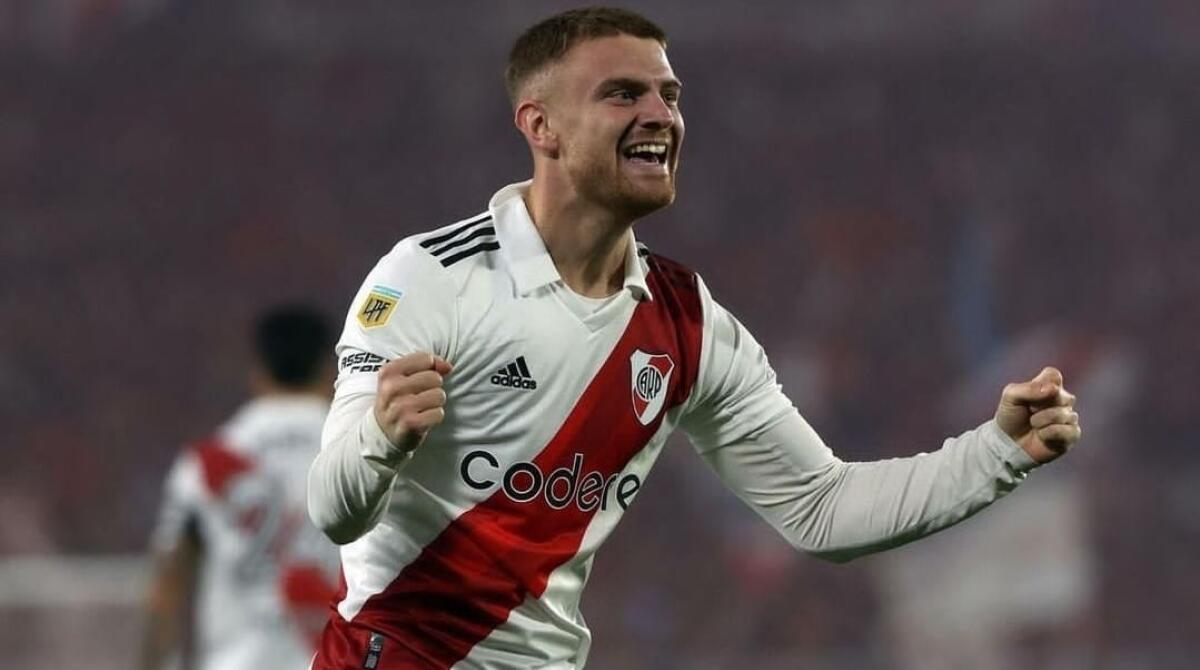 Beltran è in campo con il River. Schierato al centro dell'attacco contro l'Internacional - 