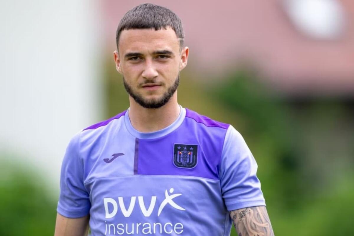 TMW, la Fiorentina ha messo gli occhi su Zeno Debast, difensore classe 2003. L'Anderlecht lo valuta 15 milioni - 