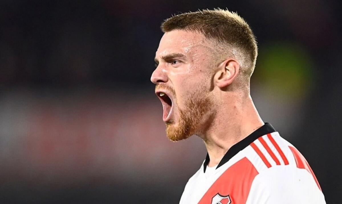 Pedullà annuncia: "Beltran è della Fiorentina, domani la partenza per Firenze del centravanti argentino. Niente Roma" - 