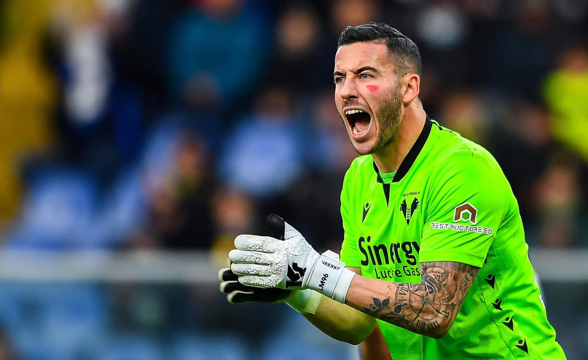 GENOA, ITALY - NOVEMBER 21: Lorenzo Montipò of Hellas Verona looks on during the Serie A match between UC Sampdoria and Hellas Verona FC at Stadio Luigi Ferraris on November 27, 2021 in Genoa, Italy. (Photo by Getty Images)