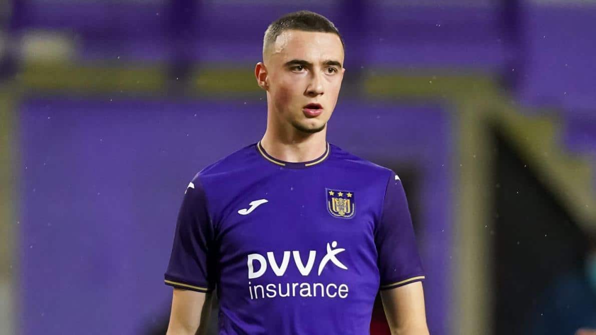 TMW, la Fiorentina ha messo gli occhi su Zeno Debast, difensore classe 2003. L'Anderlecht lo valuta 15 milioni