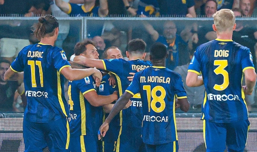 La solita Roma, il solito Mourinho: tanti calcio, poco calcio. Il Verona li fa giallorossi, vince 2-1. È trionfo