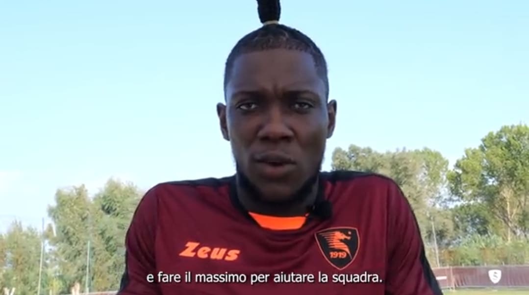 La gaffe dell'acquisto della Salernitana alla presentazione: "Spero di far felici i tifosi della Fiorentina"