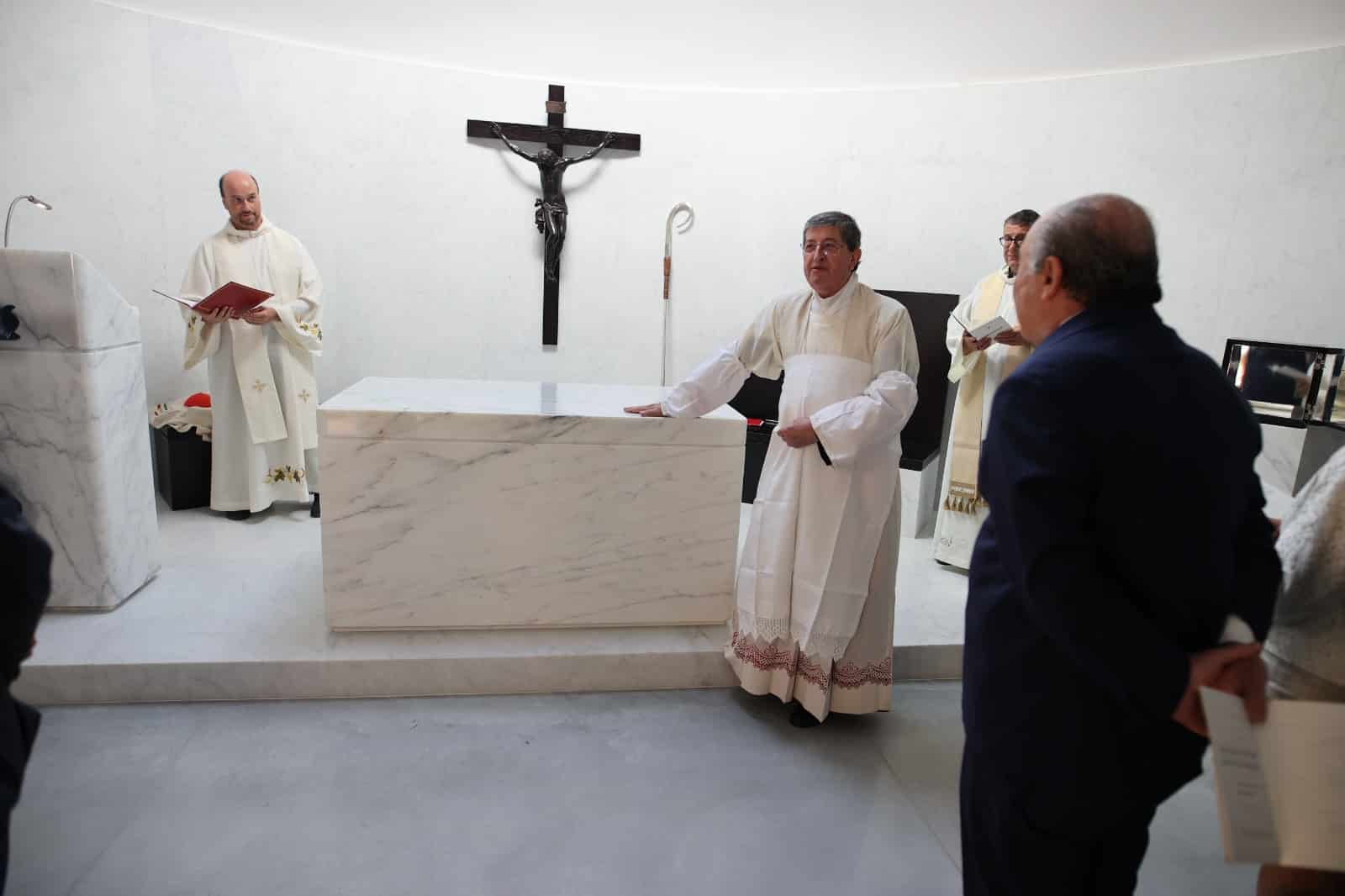 Oggi è stata consacrata la Cappella Santa Caterina al Viola Park: presenti Commisso e Catherine