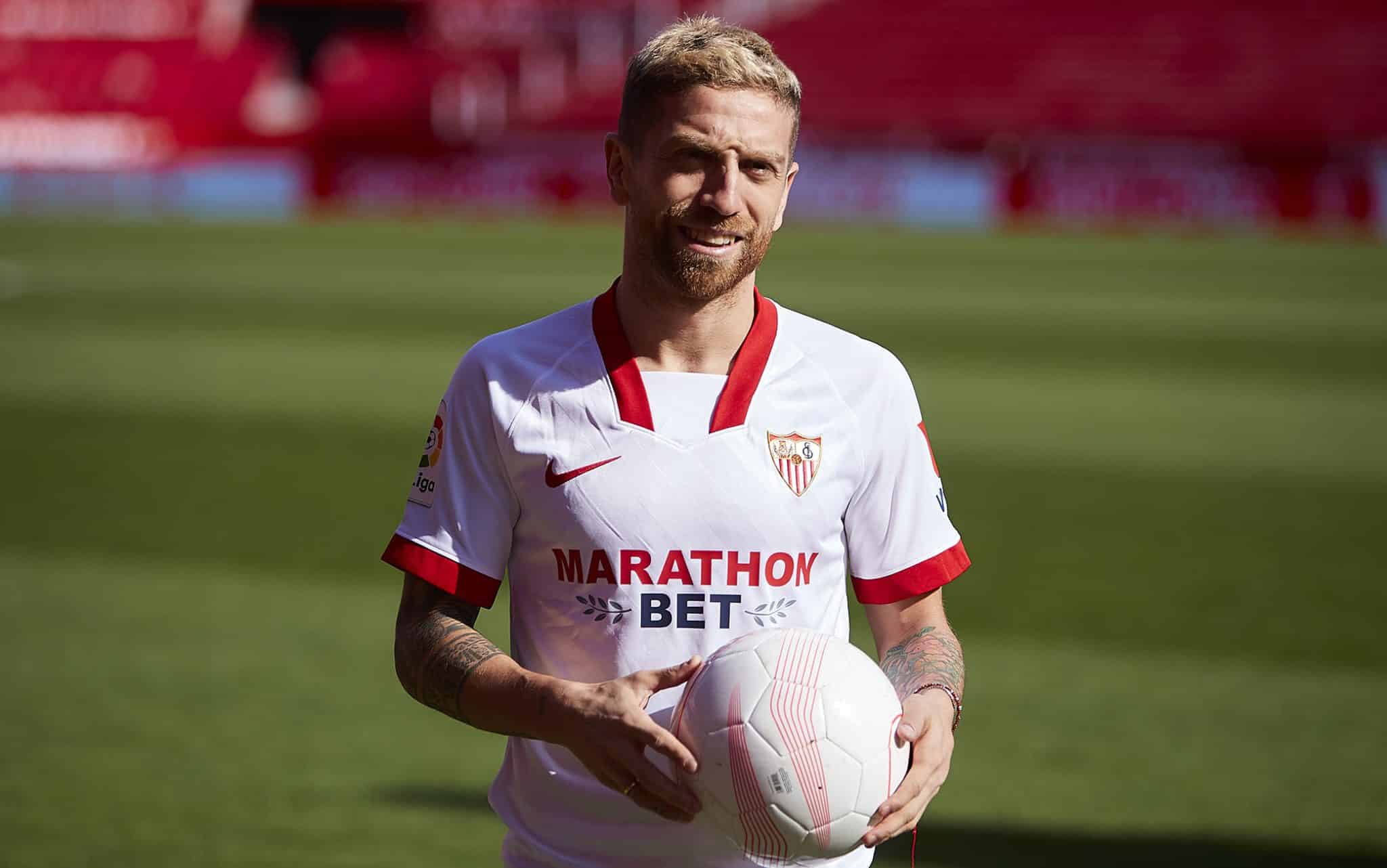 SEVILLE, SPAIN - JANUARY 28: Alejandro Papu Gomez of Sevilla FC during the unveil of the new signing of Alejandro Papu Gomez at Estadio RamÃ³n SÃ¡nchez PizjuÃ¡n on January 28, 2021 in Seville, Spain. (Photo by Fran Santiago/Getty Images)