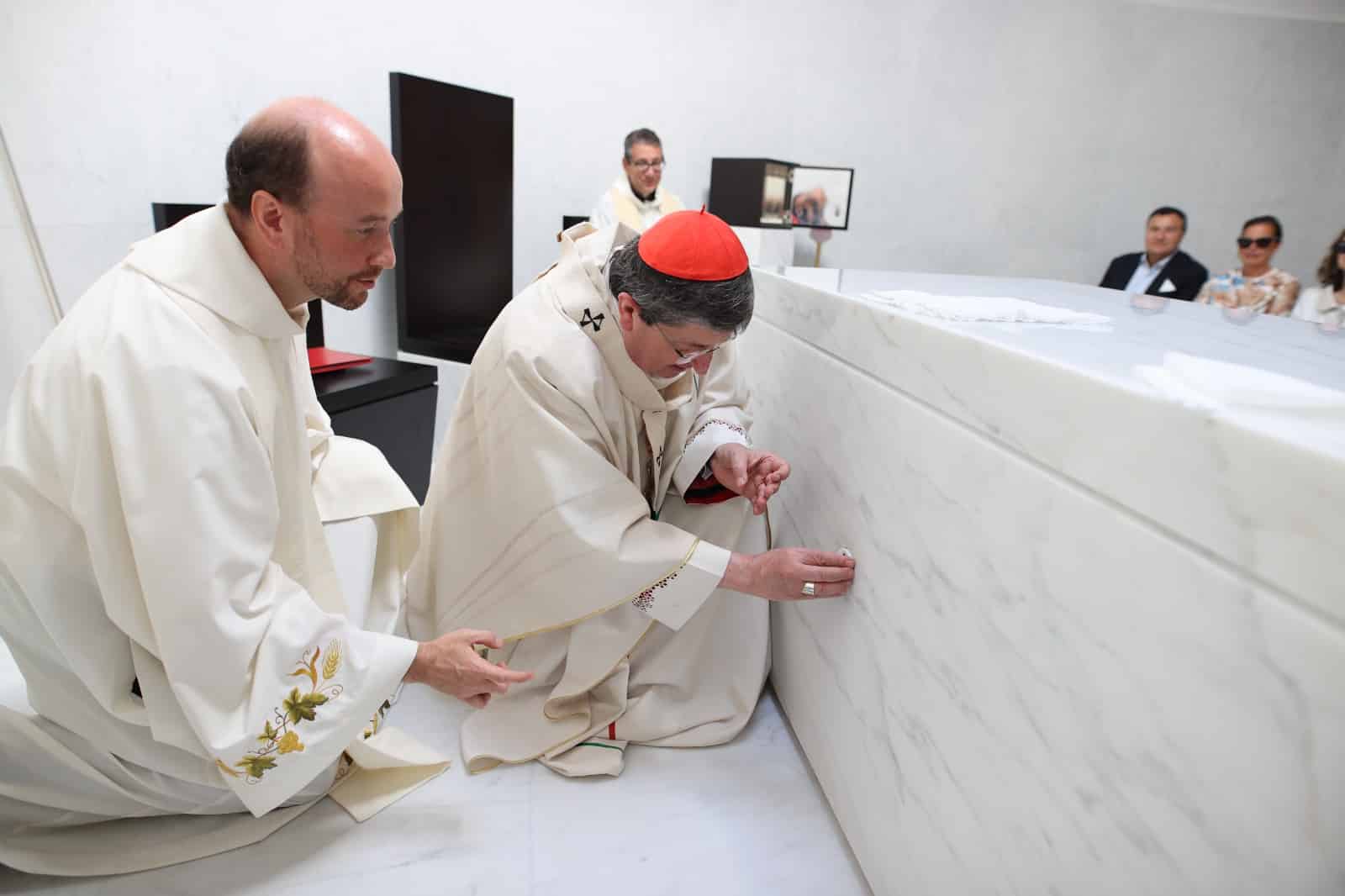 Oggi è stata consacrata la Cappella Santa Caterina al Viola Park: presenti Commisso e Catherine