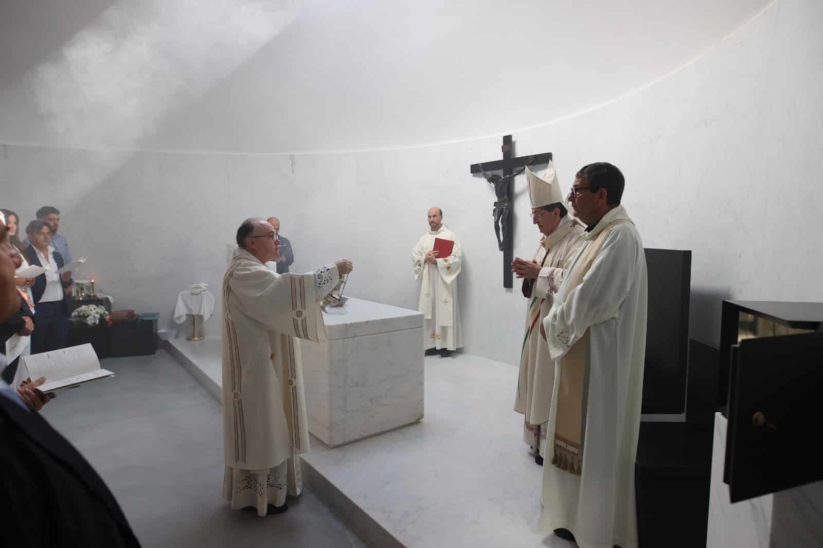 Oggi è stata consacrata la Cappella Santa Caterina al Viola Park: presenti Commisso e Catherine