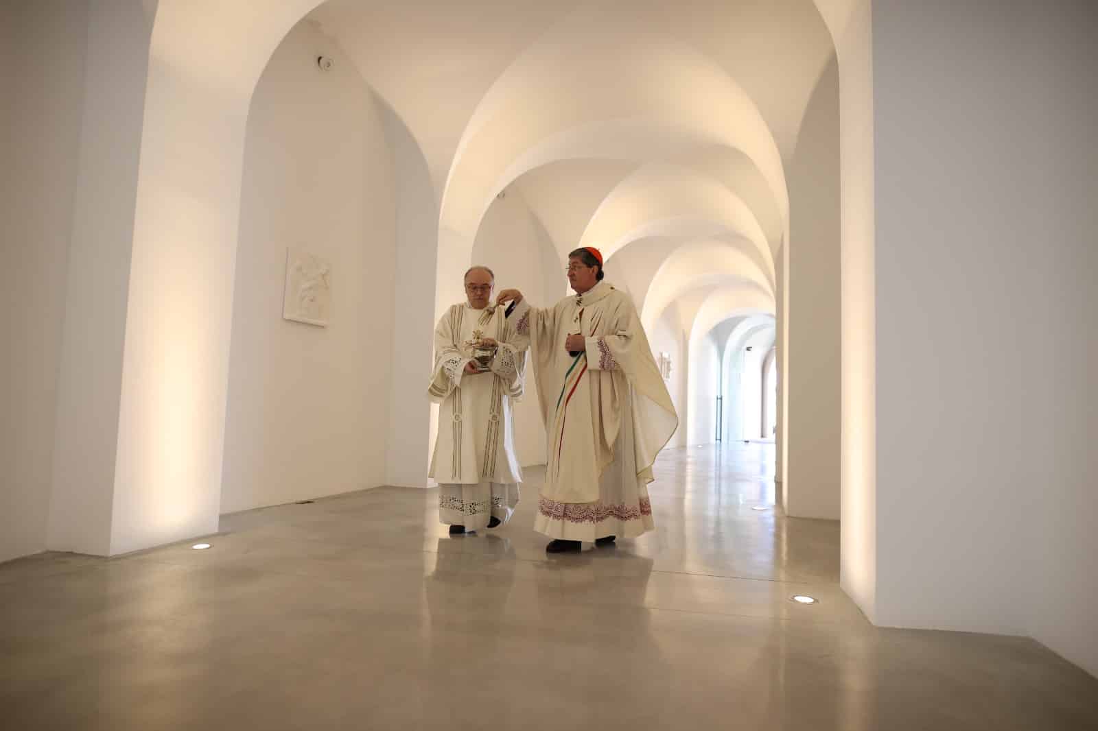 Oggi è stata consacrata la Cappella Santa Caterina al Viola Park: presenti Commisso e Catherine